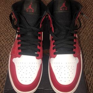 Air Jordan 1 MID size 11 worn lightly